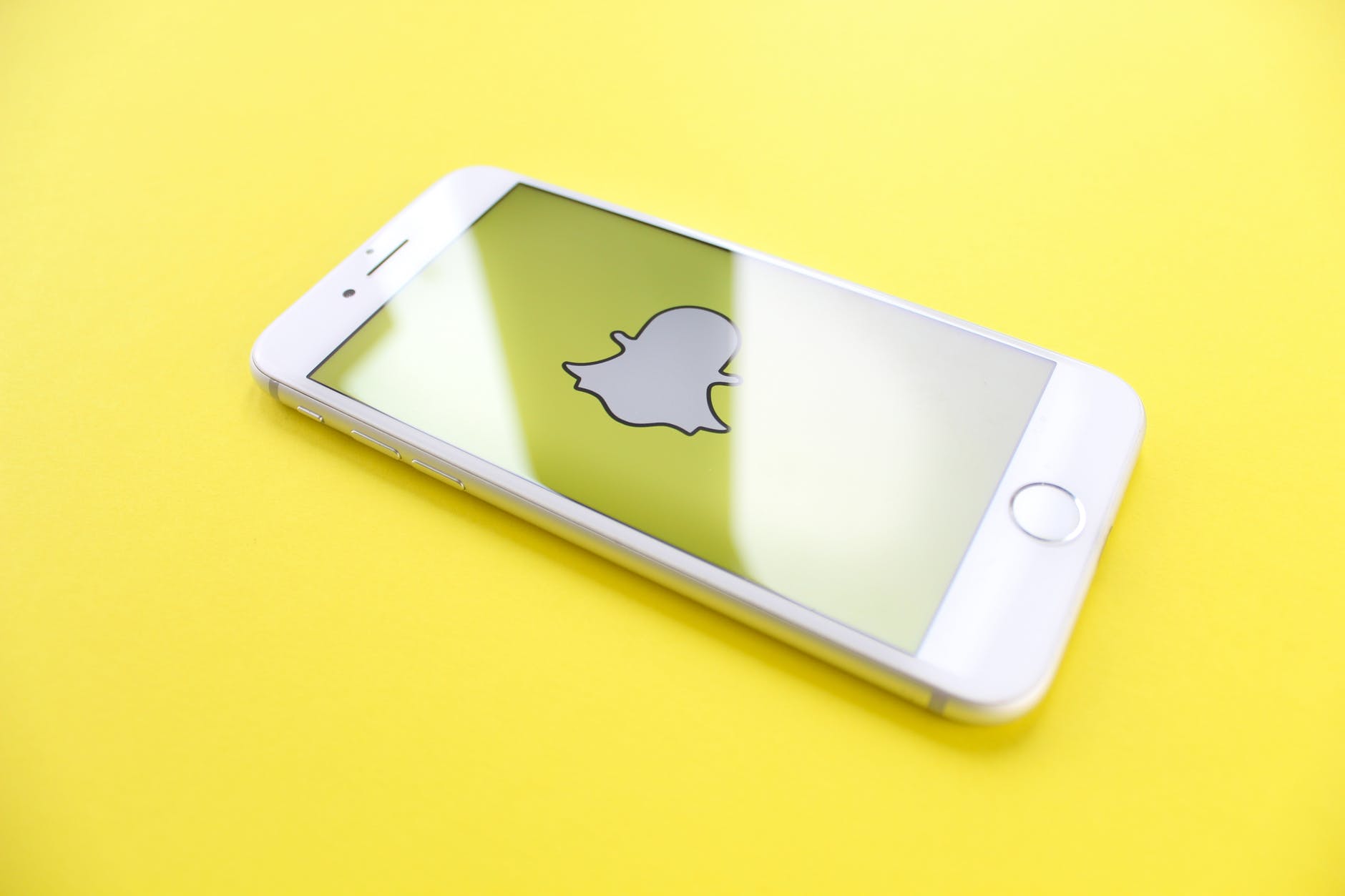 Snapchat’ten yeni özellik: Paylaşılan Hikayeler