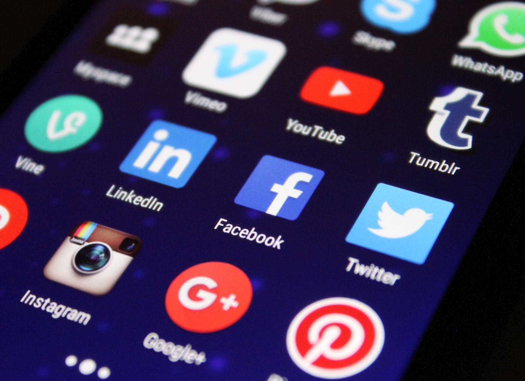 Yeni Başlayanlar İçin Sosyal Medya Pazarlama: Neden Önemlidir ve Nasıl Başlanır