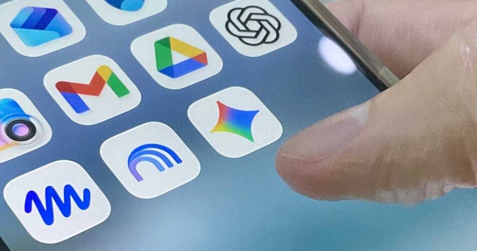 3245691-0-40557700-1790612153-Google-Gemini-mobile-icon