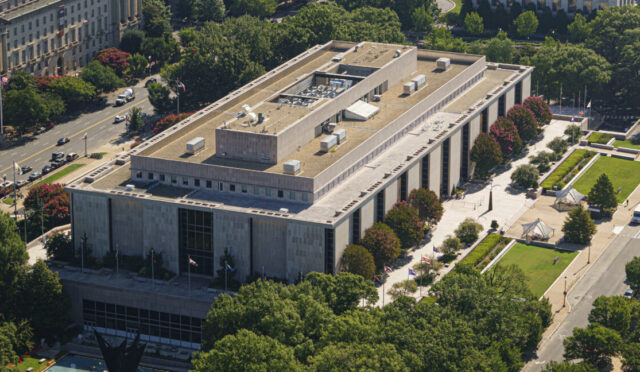 Smithsonian National Museum of American History Exterior