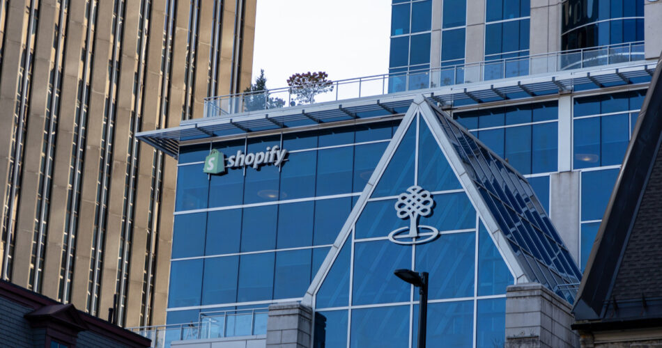 shopify-ai-ajanlarinin-alisverisi-tamamlamasina-izin-veriyor-6jpa